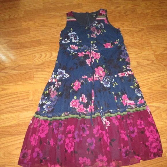 Roz & Ali 8P Cute dress w/ruffles - Picture 1 of 1